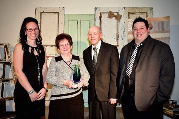 Gagnants dans la catégorie Famille Agricole : Ferme Bellevue du Lac senc. Lambton; Martine Richard, Denise Isabel, Yves Richard, Steve Lacroix